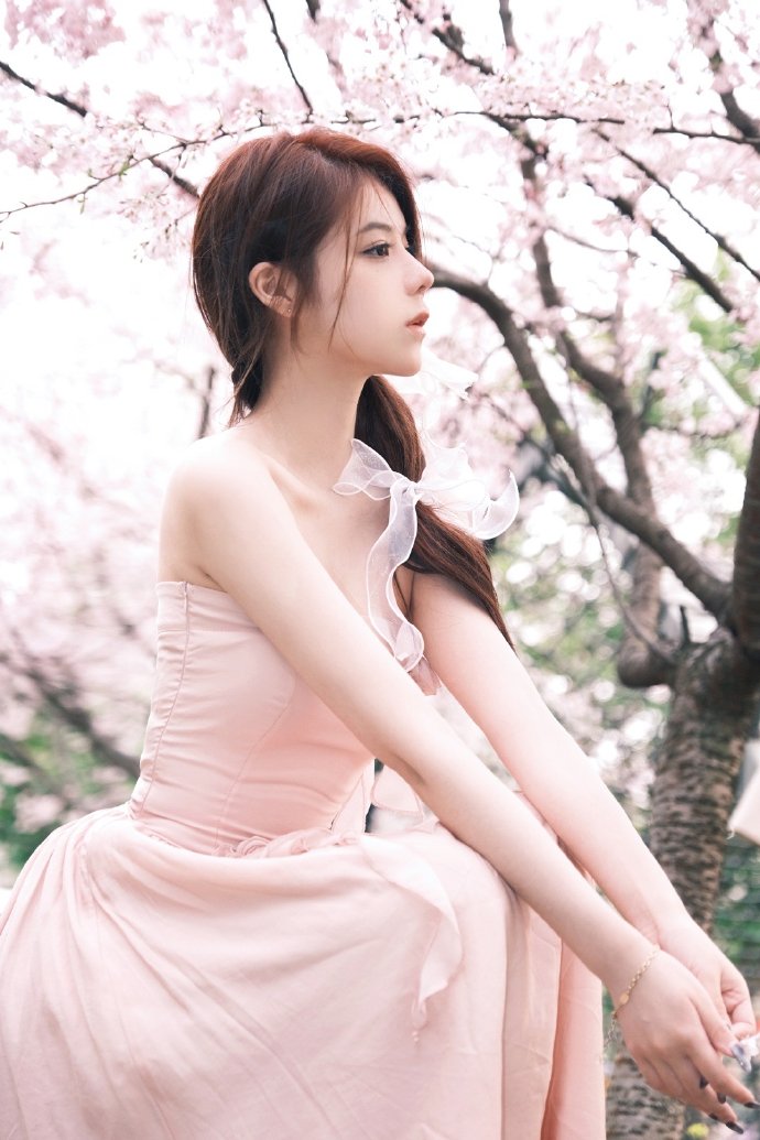 蜜桃18免费看片