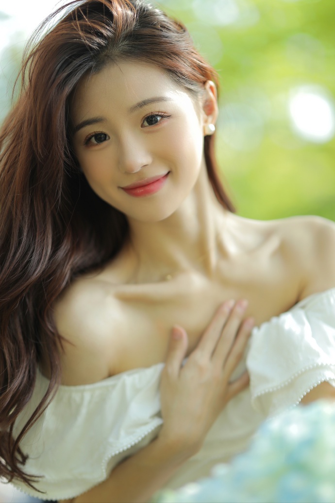 莫菁