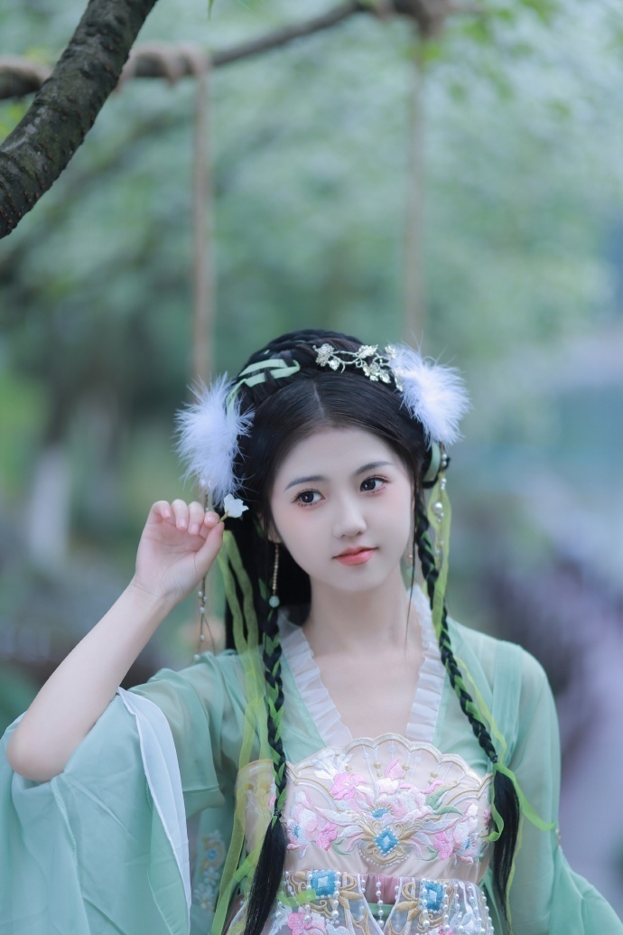 一边摸一边抽搐一进一出视频