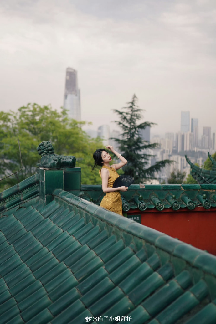 白丝玉足